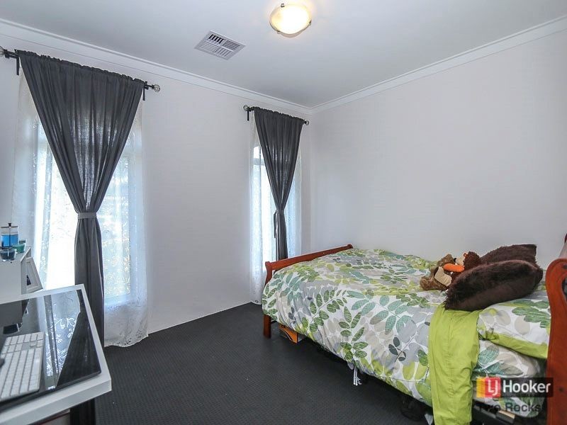 6 Dale Court, Two Rocks WA 6037