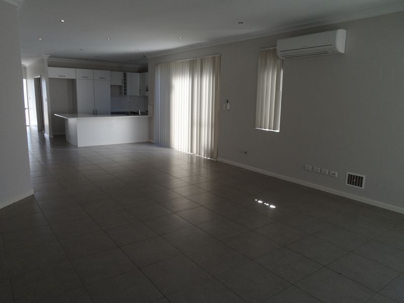 48 Lindsay Beach Boulevard, Yanchep WA 6035