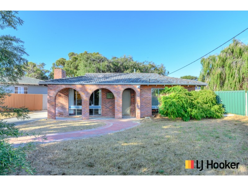 18 Blaxland Avenue, Two Rocks WA 6037