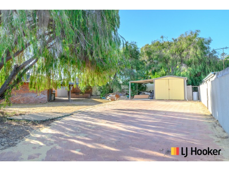 18 Blaxland Avenue, Two Rocks WA 6037