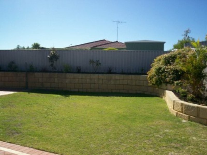 5 Livonia Place, Two Rocks WA 6037