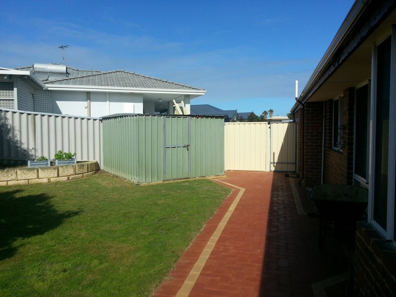 5 Livonia Place, Two Rocks WA 6037