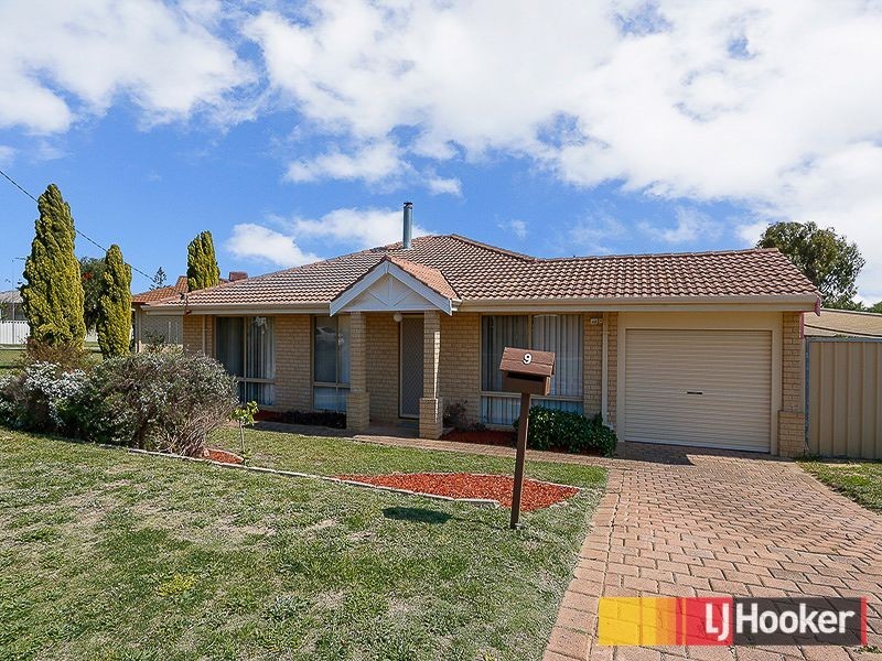 9 Caley Place, Two Rocks WA 6037