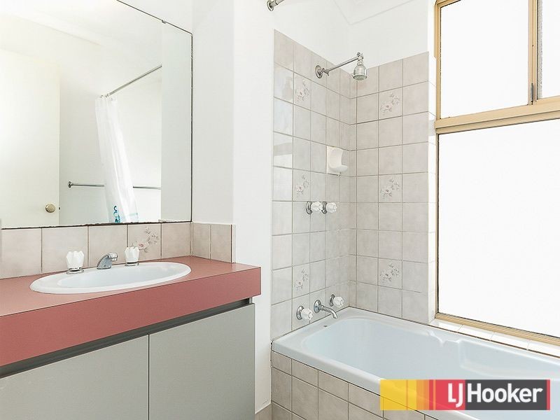 9 Caley Place, Two Rocks WA 6037