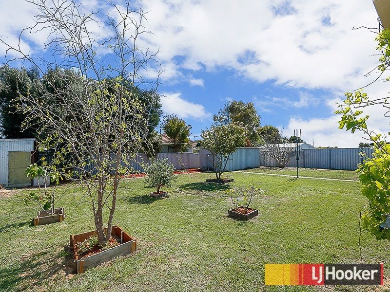 9 Caley Place, Two Rocks WA 6037