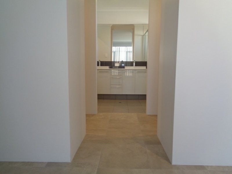 13 Thistle Way, Two Rocks WA 6037