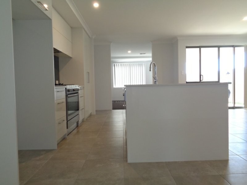 13 Thistle Way, Two Rocks WA 6037