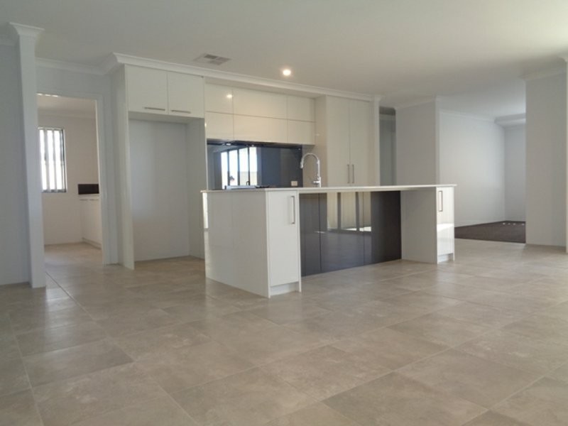 13 Thistle Way, Two Rocks WA 6037