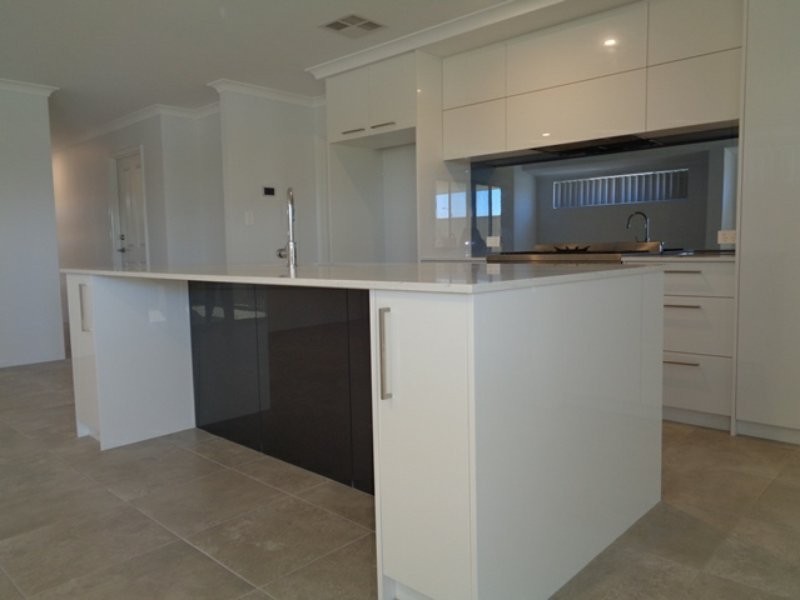 13 Thistle Way, Two Rocks WA 6037