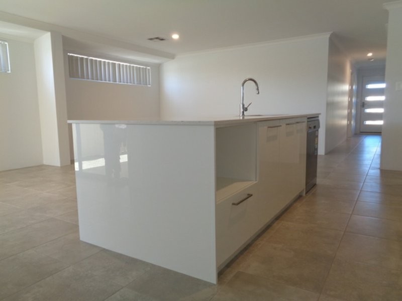 13 Thistle Way, Two Rocks WA 6037