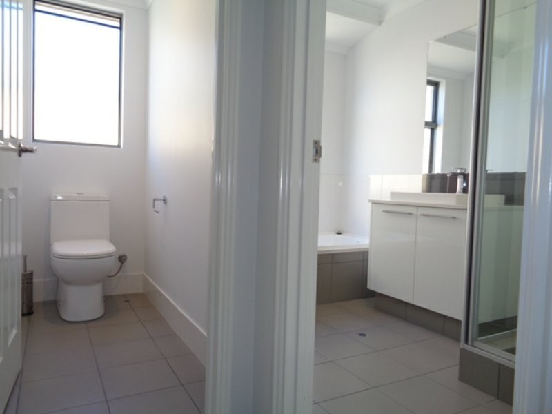 13 Thistle Way, Two Rocks WA 6037