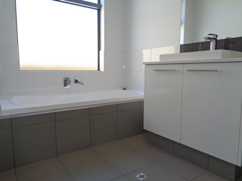 13 Thistle Way, Two Rocks WA 6037