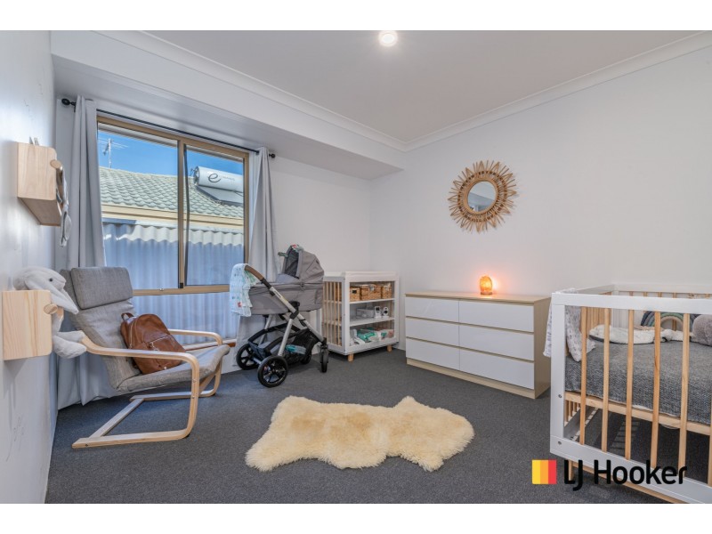 24 Blaxland Avenue, Two Rocks WA 6037