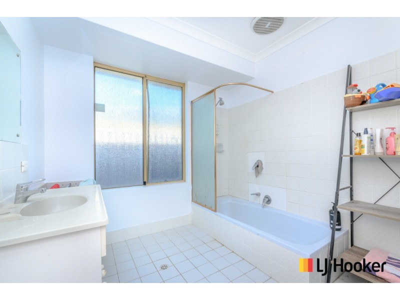 24 Blaxland Avenue, Two Rocks WA 6037