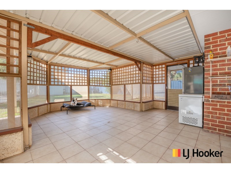 24 Blaxland Avenue, Two Rocks WA 6037