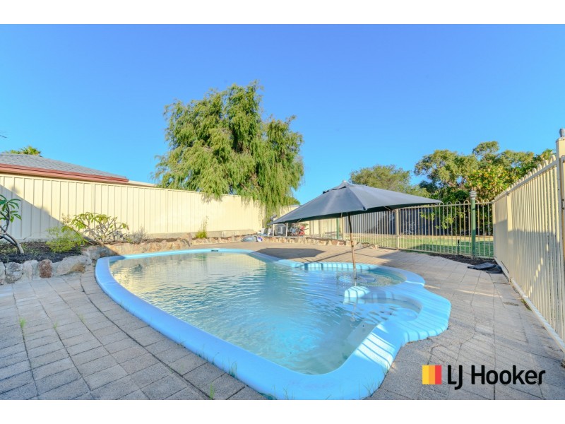 24 Blaxland Avenue, Two Rocks WA 6037