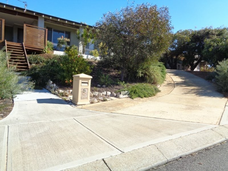 5 Whitfield Drive, Two Rocks WA 6037