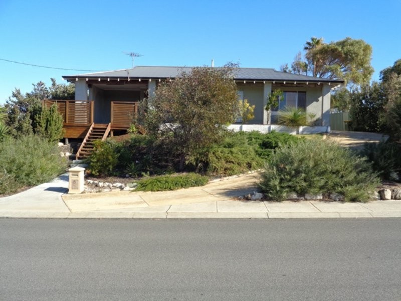 5 Whitfield Drive, Two Rocks WA 6037