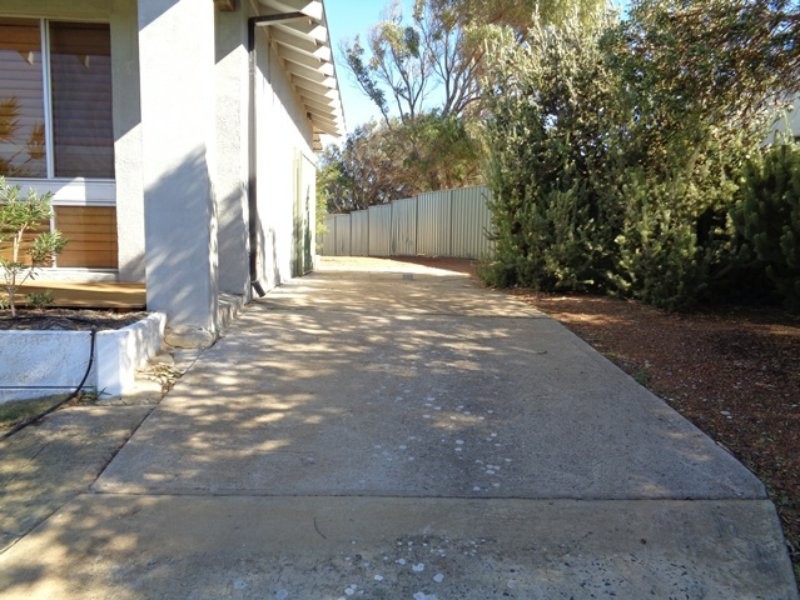 5 Whitfield Drive, Two Rocks WA 6037