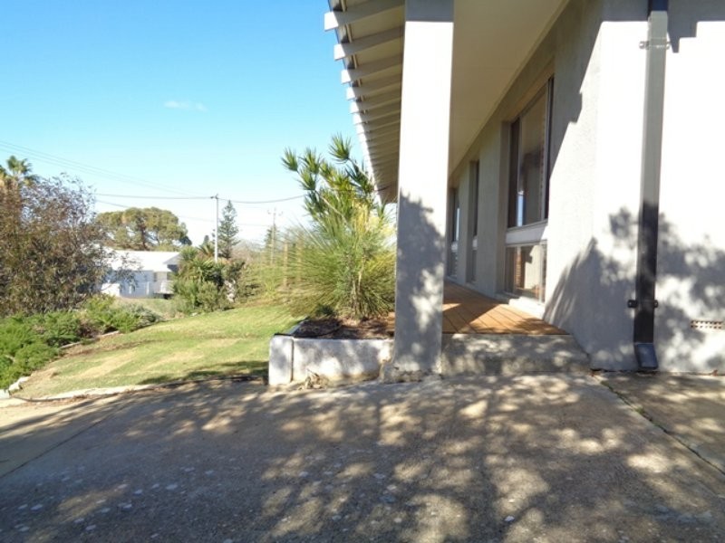 5 Whitfield Drive, Two Rocks WA 6037