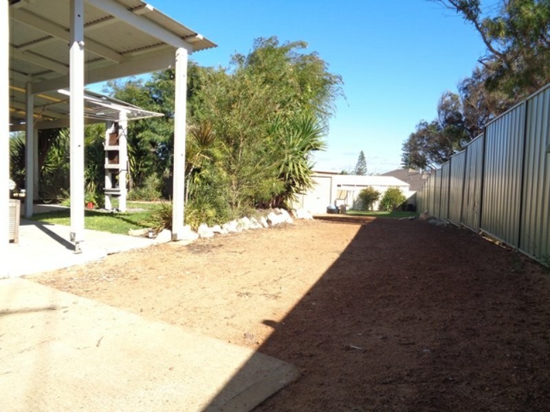 5 Whitfield Drive, Two Rocks WA 6037