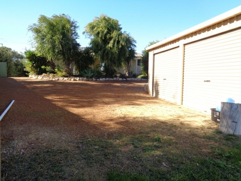 5 Whitfield Drive, Two Rocks WA 6037