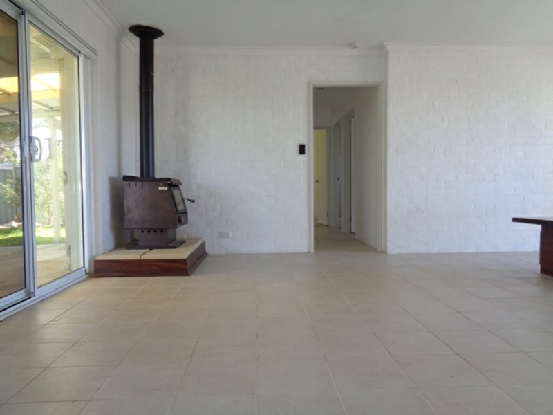 5 Whitfield Drive, Two Rocks WA 6037