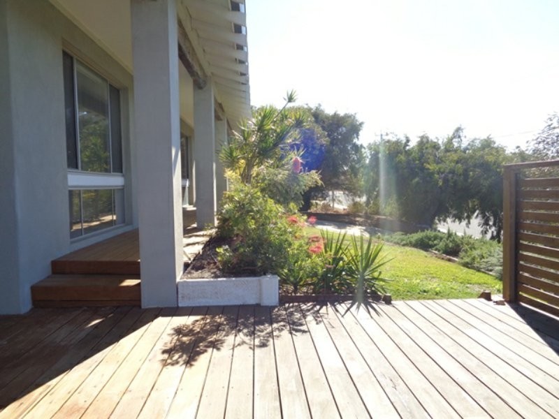 5 Whitfield Drive, Two Rocks WA 6037