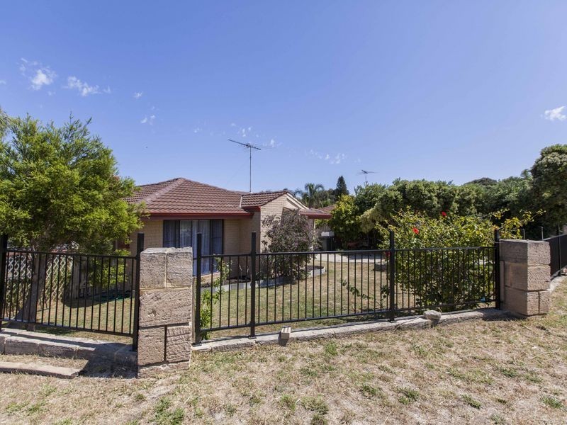 1 Genesta Place, Two Rocks WA 6037