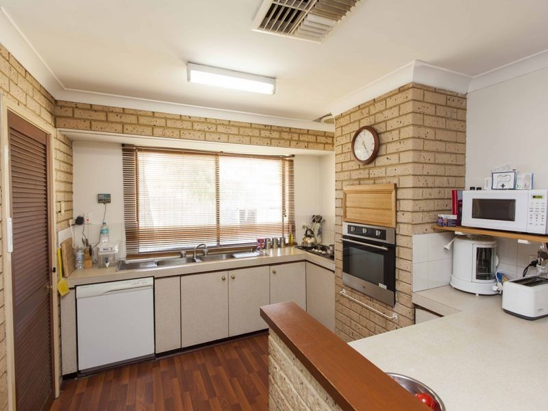 1 Genesta Place, Two Rocks WA 6037