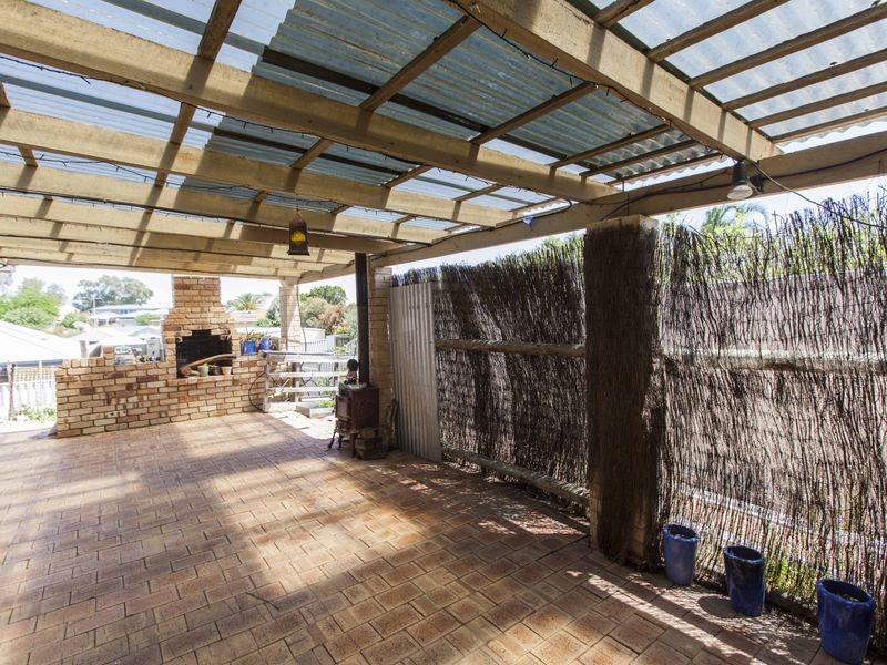 1 Genesta Place, Two Rocks WA 6037