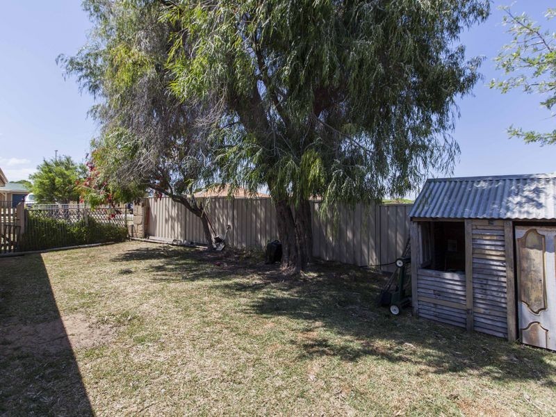 1 Genesta Place, Two Rocks WA 6037