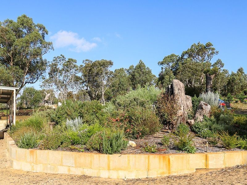 54 Bushwood Follow, Two Rocks WA 6037