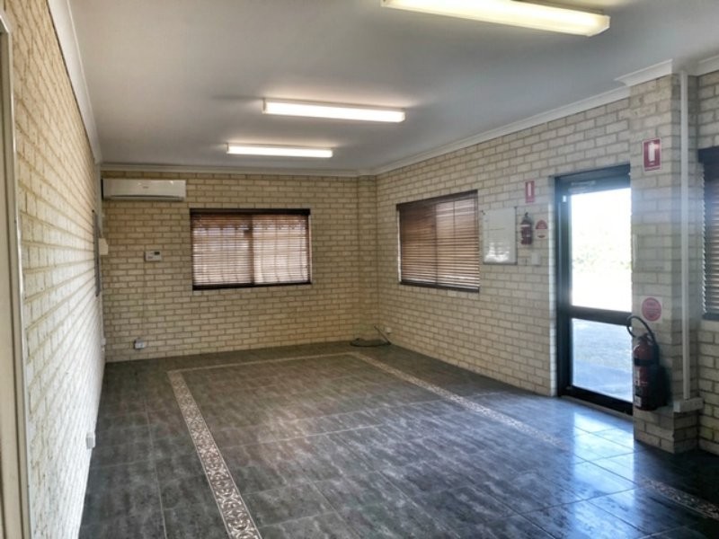 2 Bracknell Street, Yanchep WA 6035