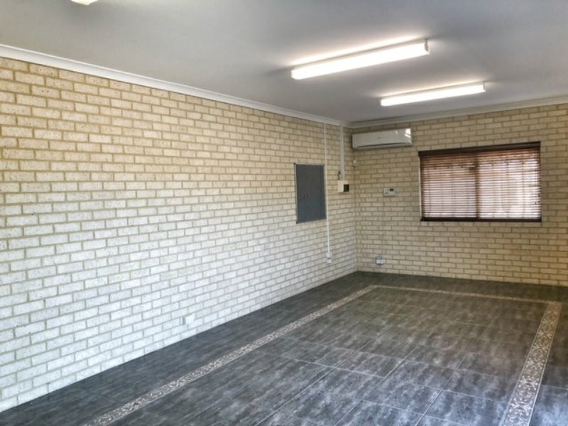 2 Bracknell Street, Yanchep WA 6035