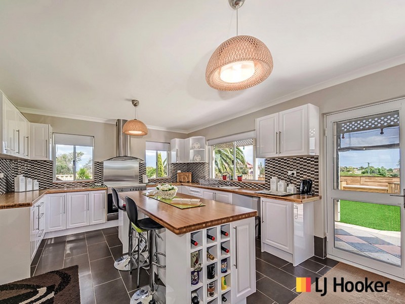 17 Evans Place, Two Rocks WA 6037