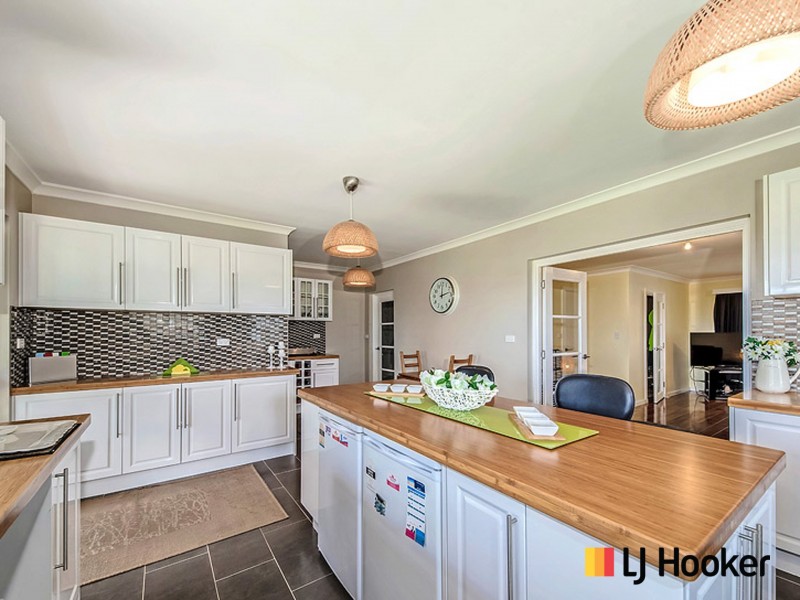 17 Evans Place, Two Rocks WA 6037