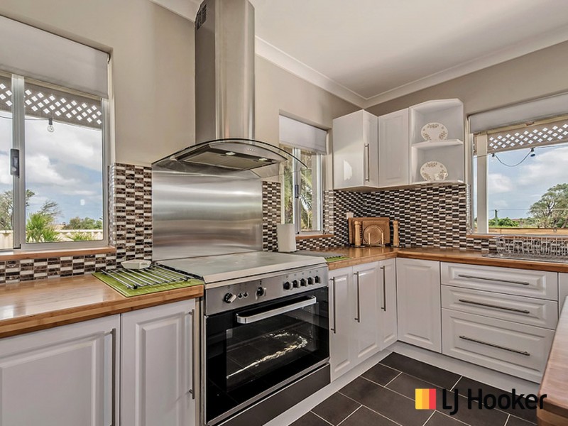 17 Evans Place, Two Rocks WA 6037