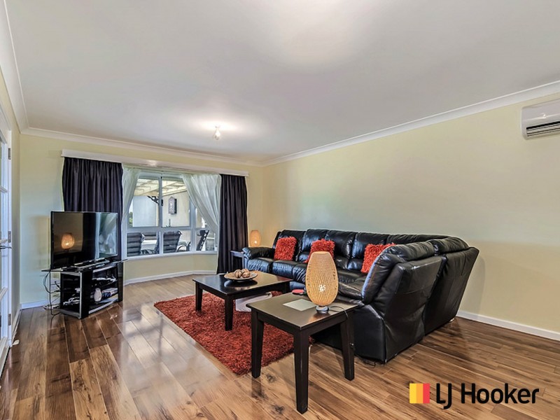 17 Evans Place, Two Rocks WA 6037