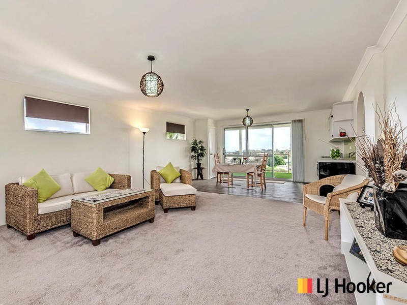17 Evans Place, Two Rocks WA 6037