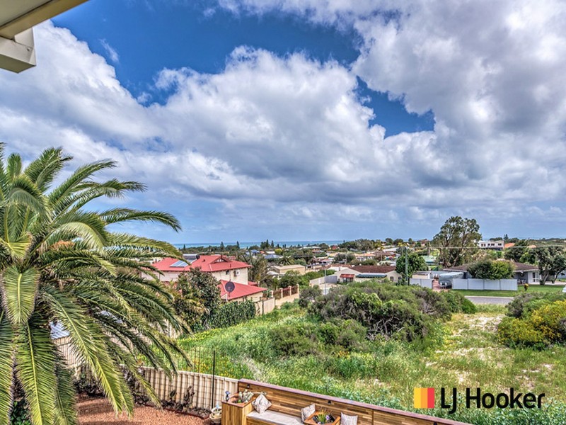 17 Evans Place, Two Rocks WA 6037