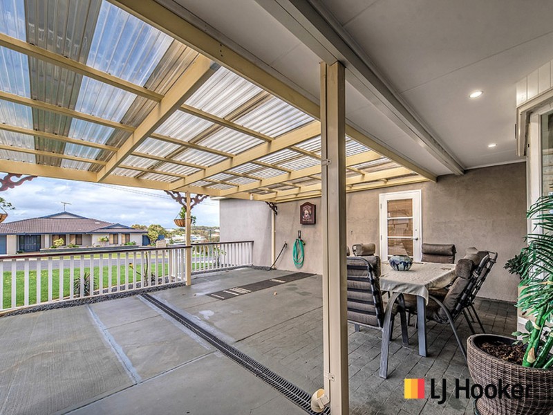 17 Evans Place, Two Rocks WA 6037