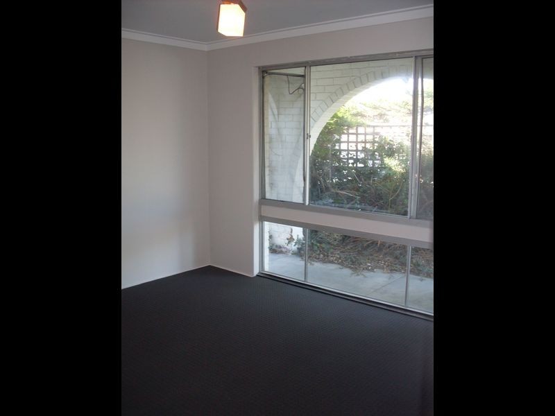 32 Whitfield Drive, Two Rocks WA 6037