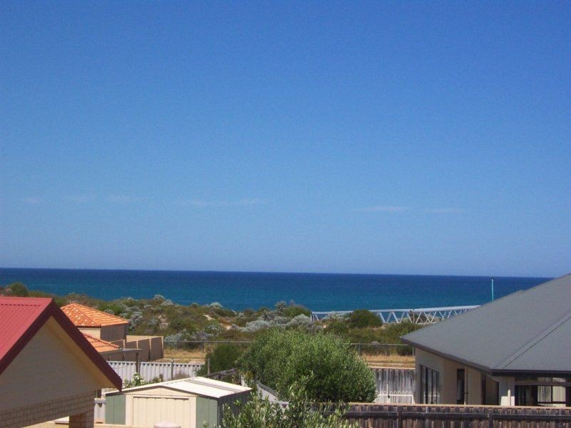 6 Harlequin Way, Yanchep WA 6035