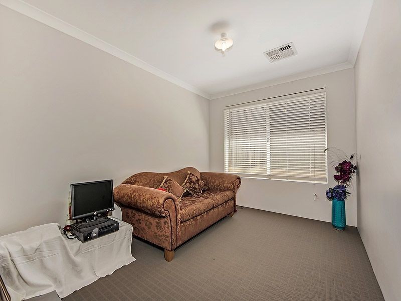 12 Current Street, Yanchep WA 6035