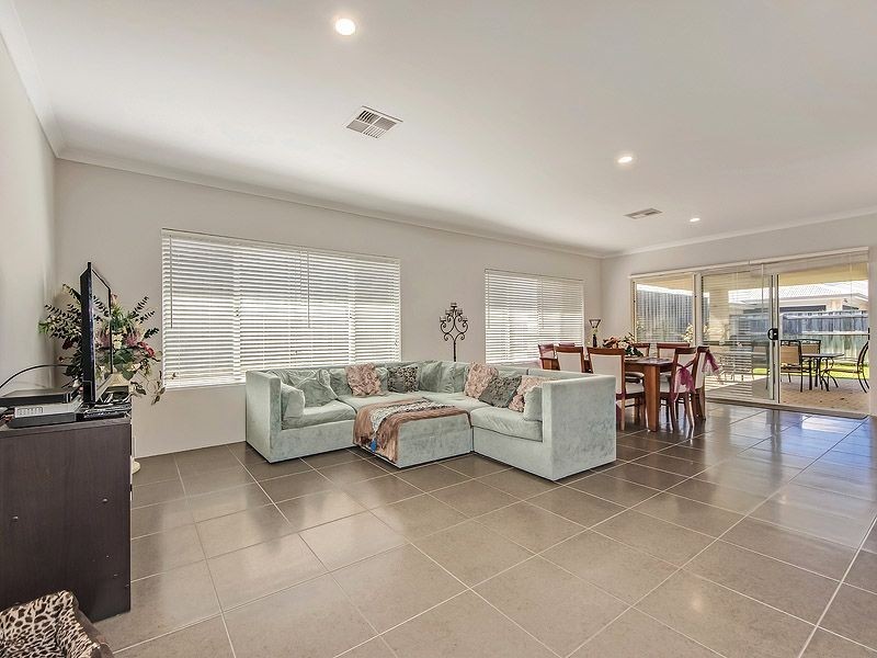 12 Current Street, Yanchep WA 6035