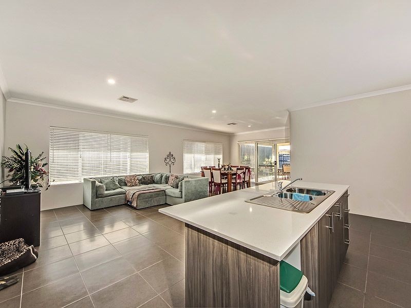 12 Current Street, Yanchep WA 6035