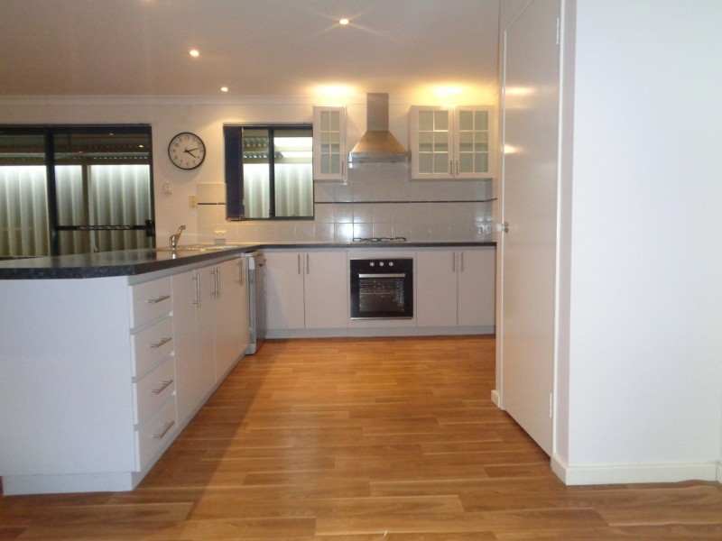 17 Pendleton Crescent, Butler WA 6036