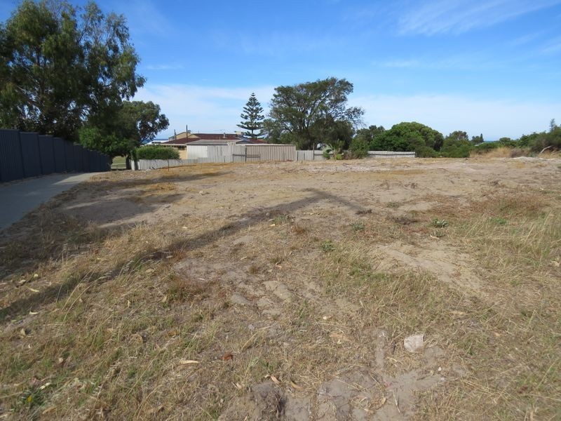 11 Evans Place, Two Rocks WA 6037