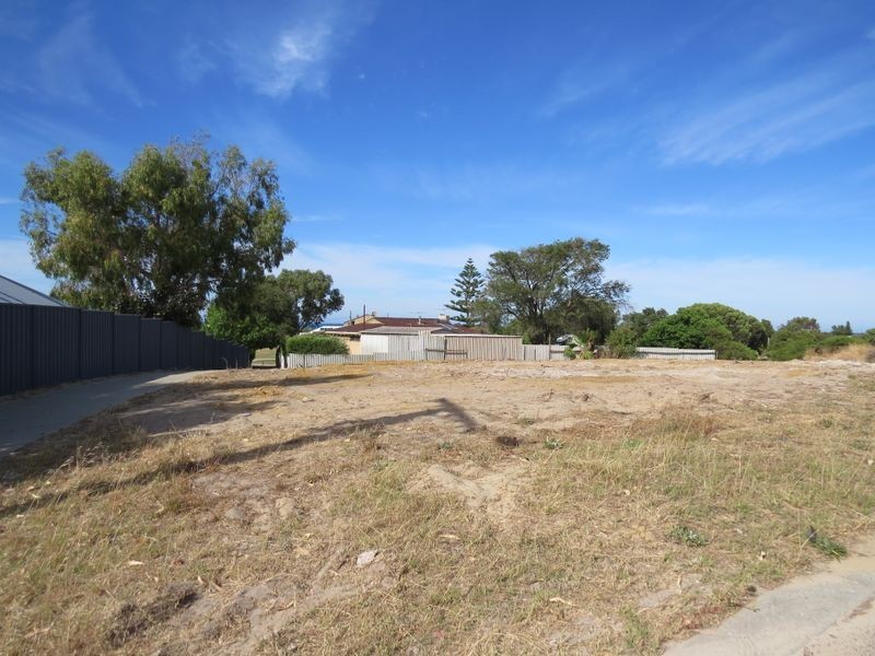 11 Evans Place, Two Rocks WA 6037